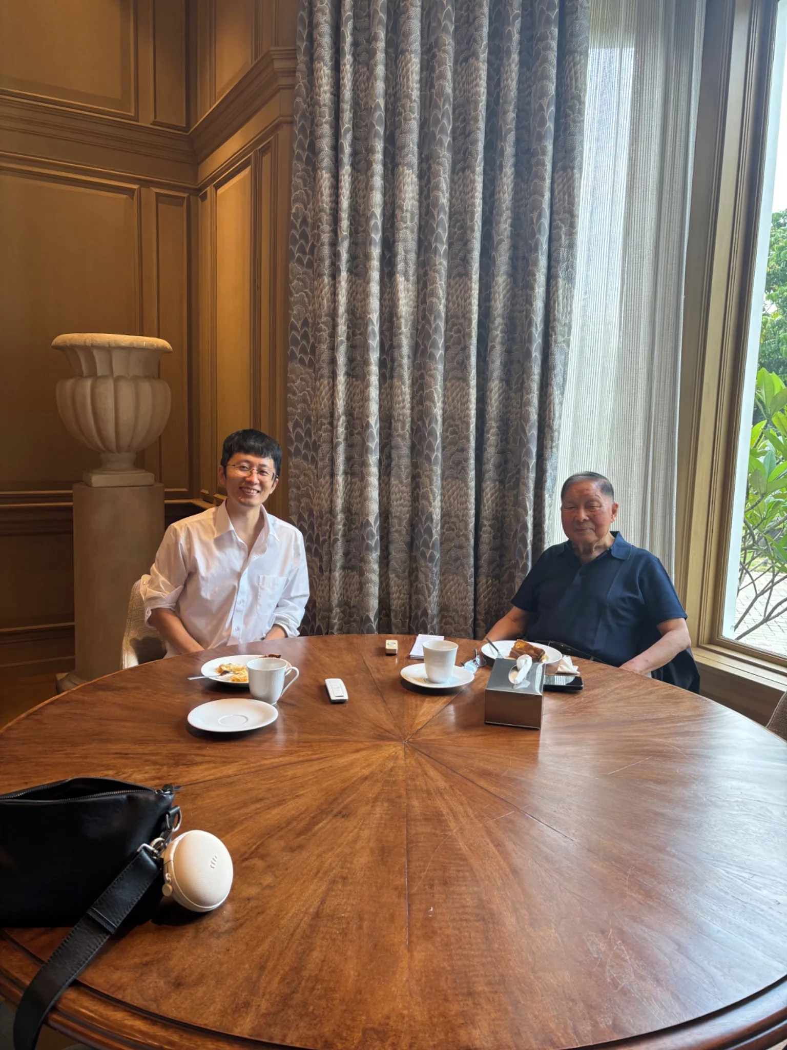 Private strategic meeting between Kunbyte CEO Wang Bin and Lippo Group founder Dr. Mochtar Riady